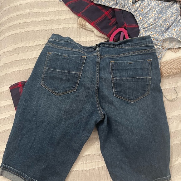 Old navy jean biker shorts! size us12 - Picture 2 of 2